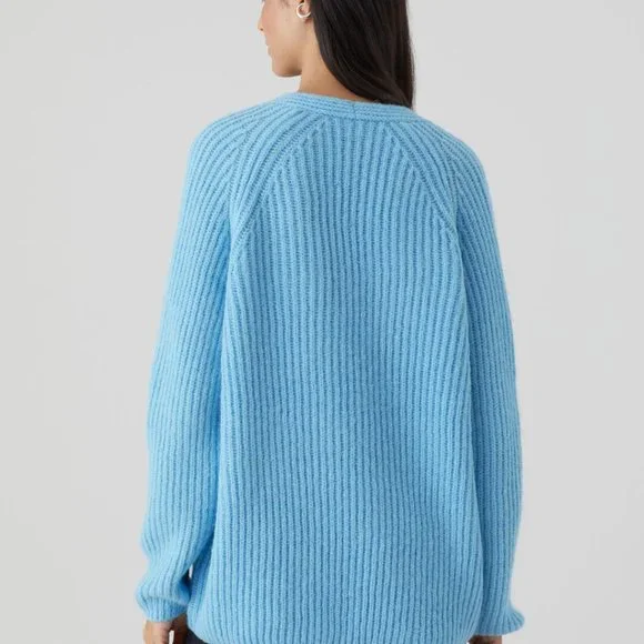 CLOSED - V-sweater with fisherman's rib made of very soft Italian alpaca mix yar